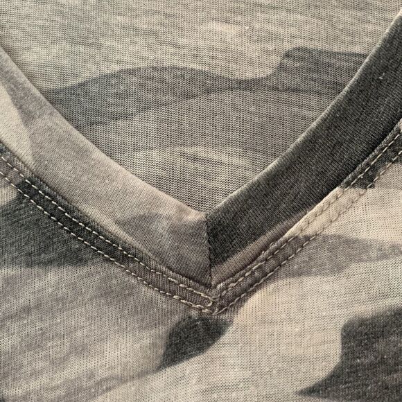 TORRID Camo V Neck Tee - Picture 3 of 3